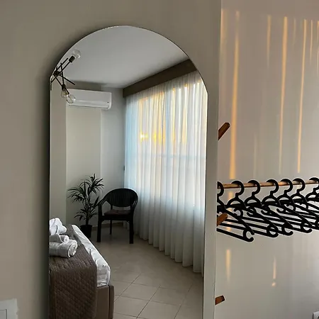 Sunset Charm Retreat With Panorama View * 地拉那